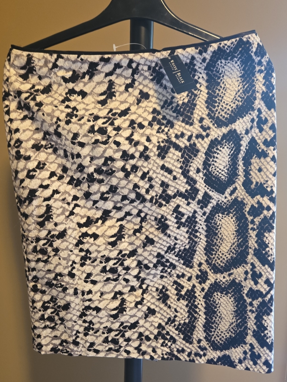 White House Black Market Black and White Snake-Print Pencil Skirt